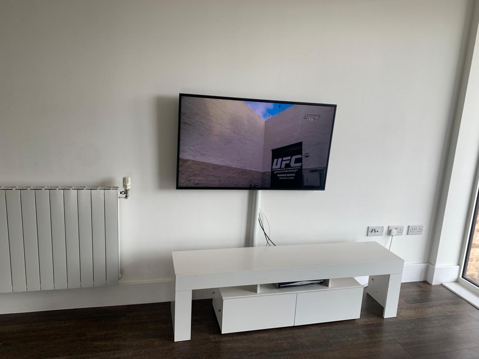 2 Bedroom 2 Bath 1 Ensuite In Roya Asenal Beautiful Views & Parking London Kültér fotó