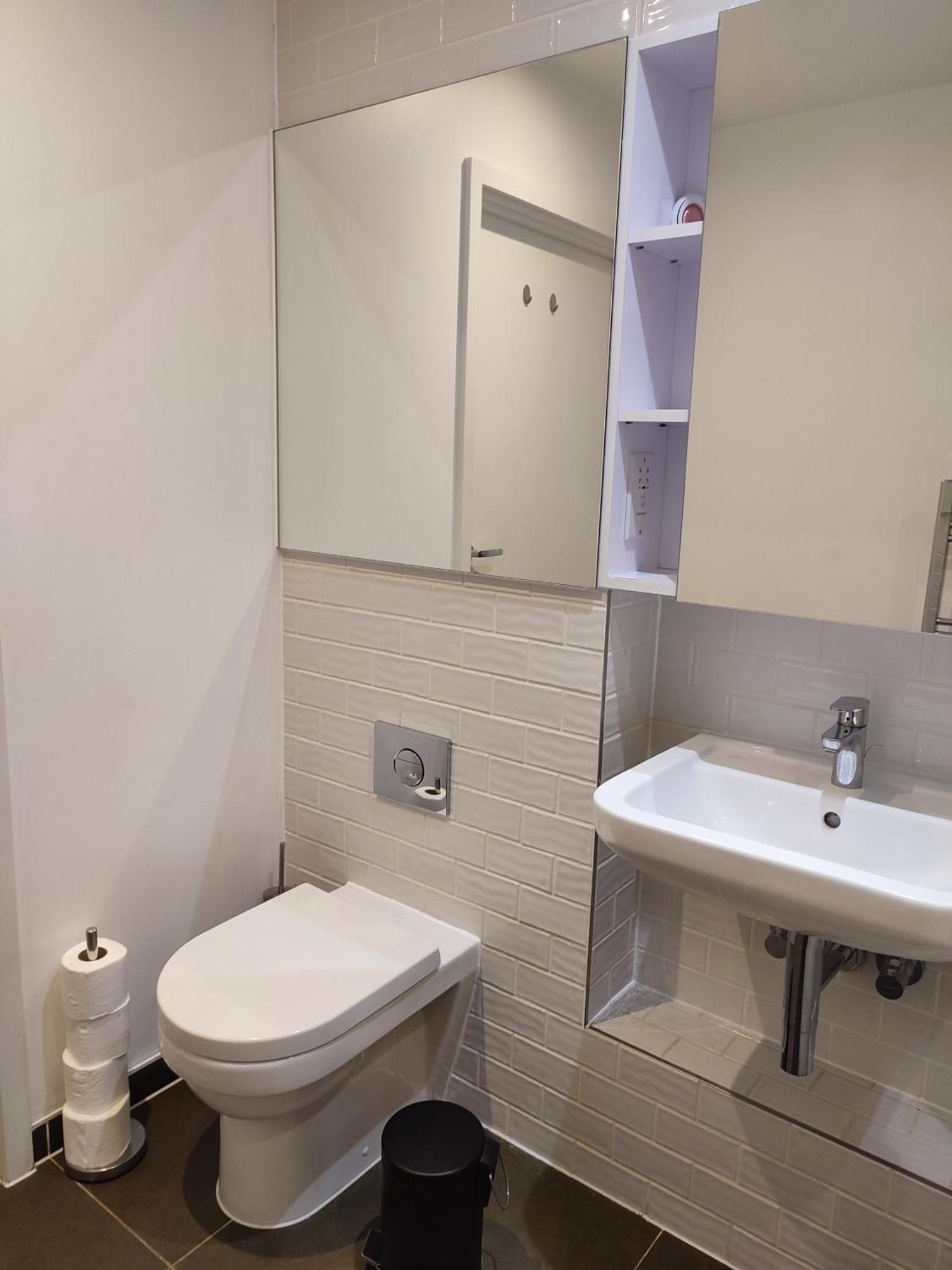 2 Bedroom 2 Bath 1 Ensuite In Roya Asenal Beautiful Views & Parking London Kültér fotó